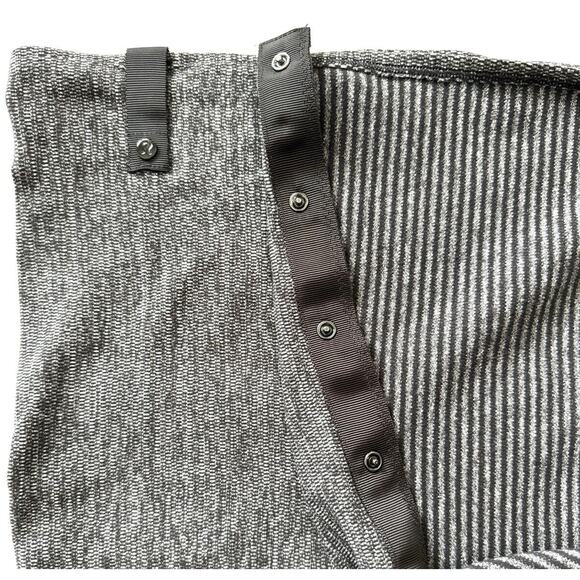 Lululemon Versatile Vinyasa Scarf In Mini Check Pique Black Pique Nursing Cover* - Picture 7 of 8